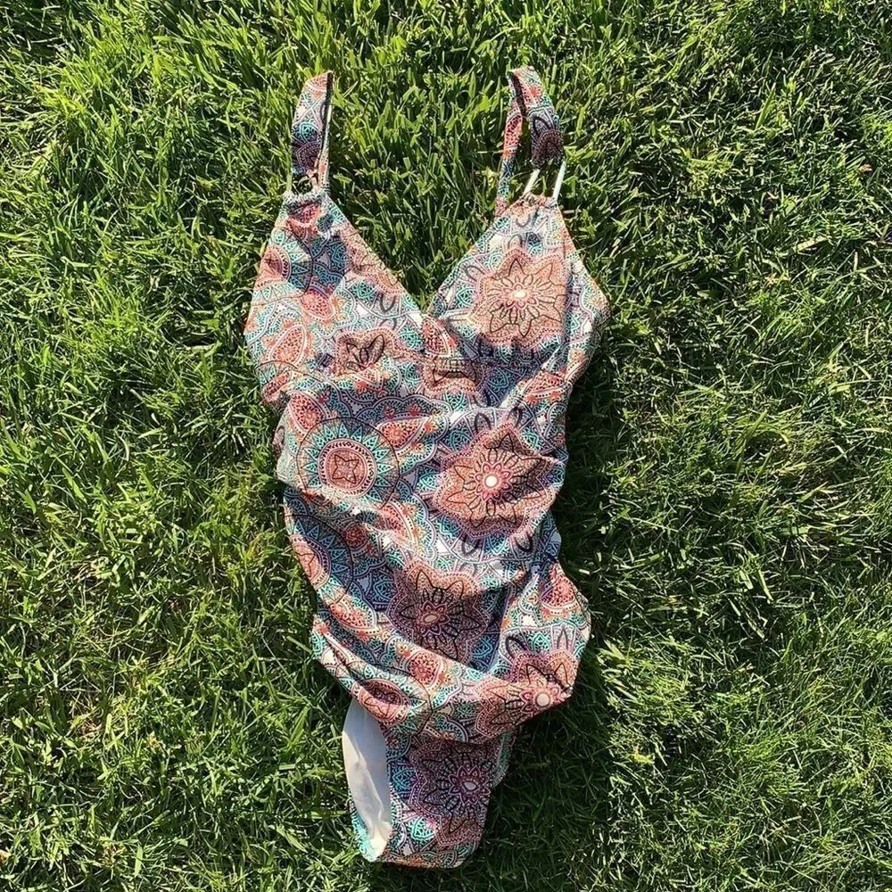 BEAUTIFUL LIKE NEW ASSETS MEDIUM 1-PIECE SWIMSUIT